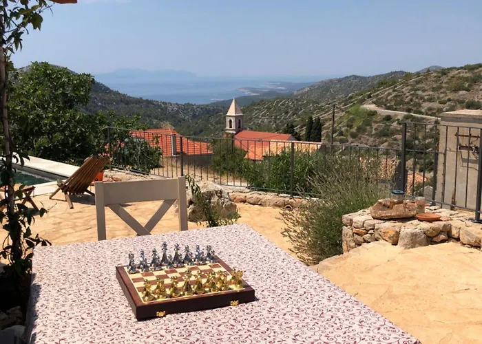 Peaceful & Secluded Retreat House Kod Kapetana Hvar *