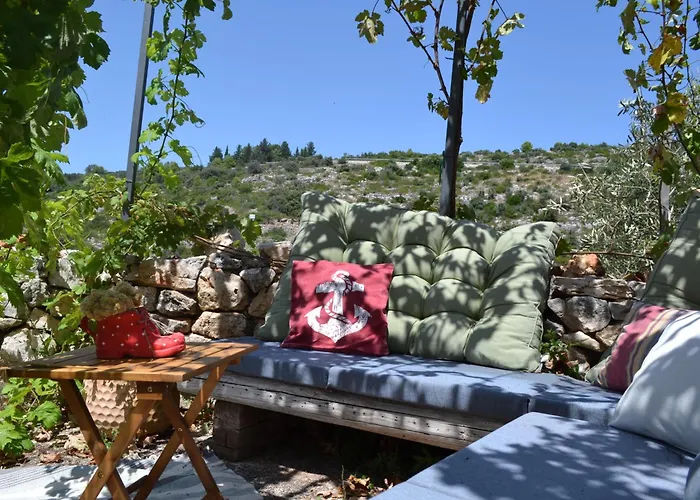 Peaceful & Secluded Retreat House Kod Kapetana Hvar * Veliko Grablje