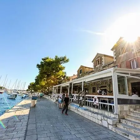 Peaceful & Secluded Retreat House Kod Kapetana Hvar