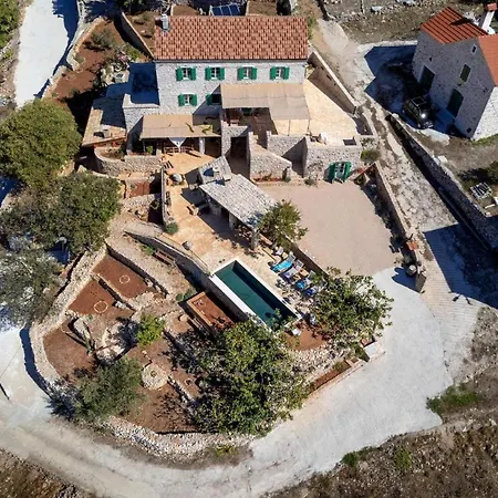 Holiday home Peaceful & Secluded Retreat House Kod Kapetana Hvar