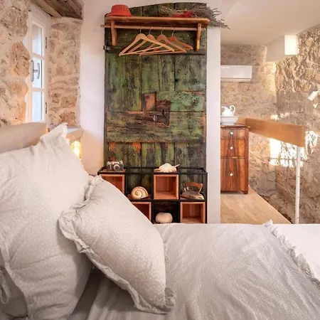 Peaceful & Secluded Retreat House Kod Kapetana Hvar