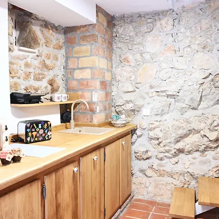 Holiday home Peaceful & Secluded Retreat House Kod Kapetana Hvar