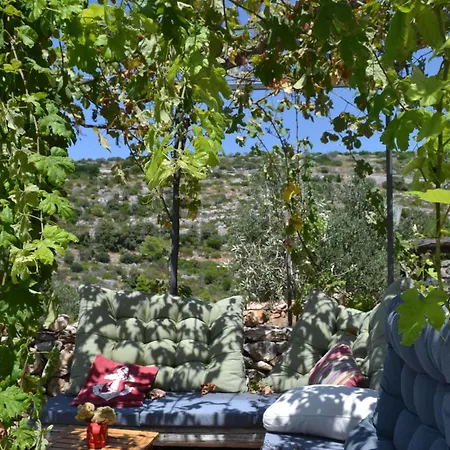 Holiday home Peaceful & Secluded Retreat House Kod Kapetana Hvar